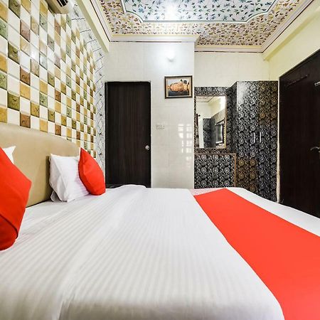 Oyo 48665 Kesar Palace Amer Exteriér fotografie