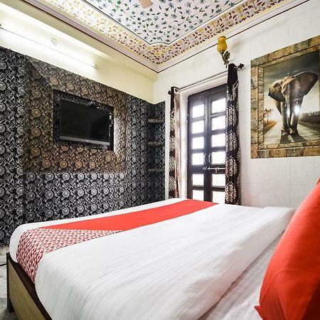 Oyo 48665 Kesar Palace Amer Exteriér fotografie