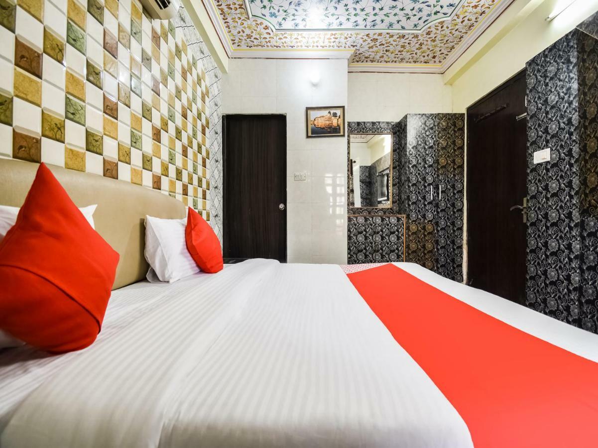 Oyo 48665 Kesar Palace Amer Exteriér fotografie