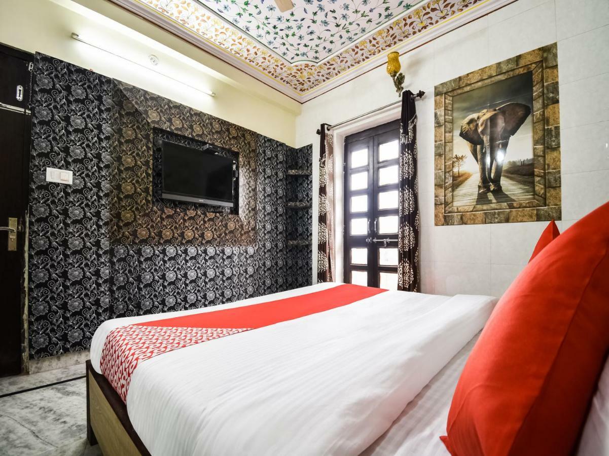 Oyo 48665 Kesar Palace Amer Exteriér fotografie