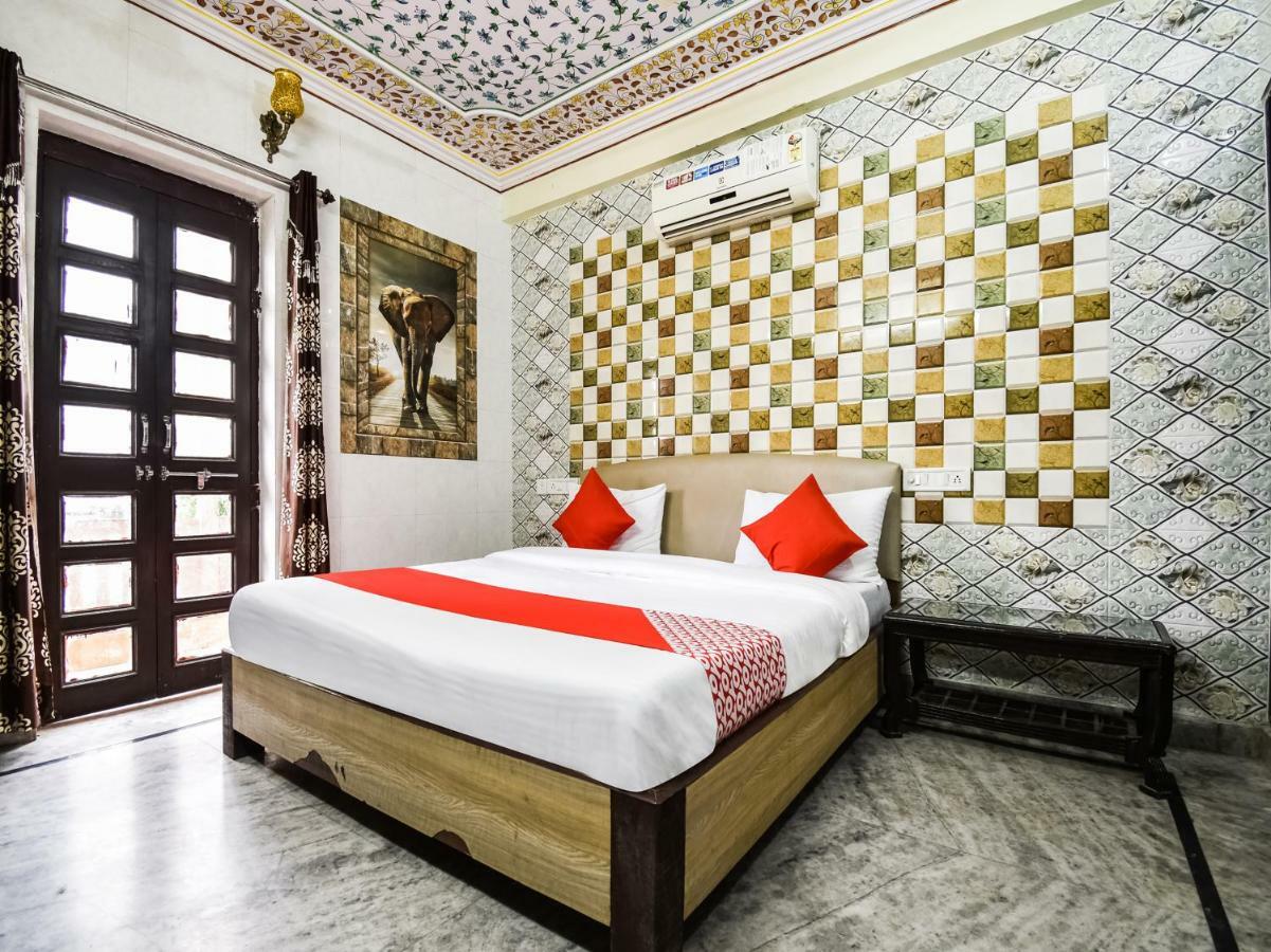 Oyo 48665 Kesar Palace Amer Exteriér fotografie