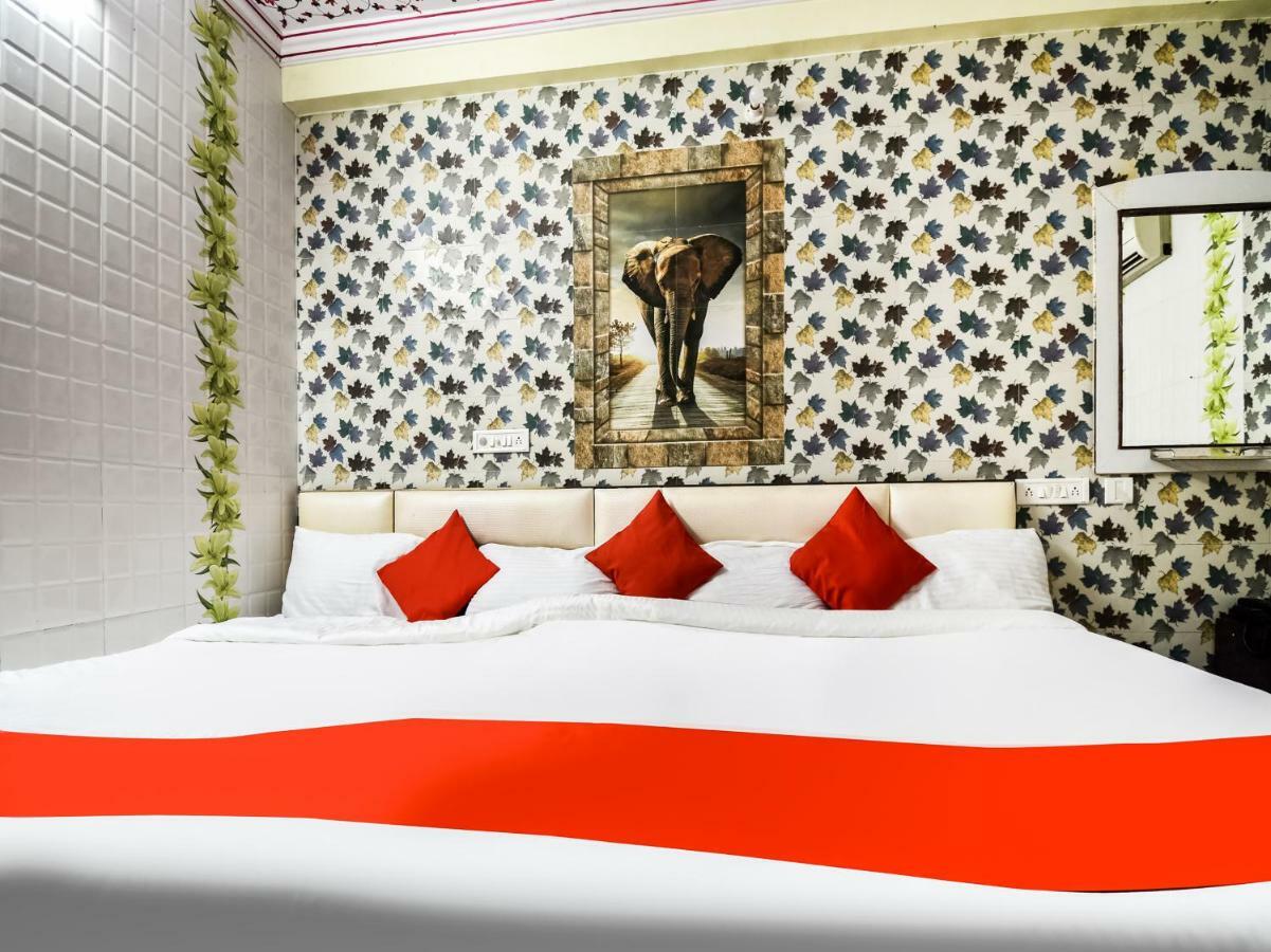 Oyo 48665 Kesar Palace Amer Exteriér fotografie