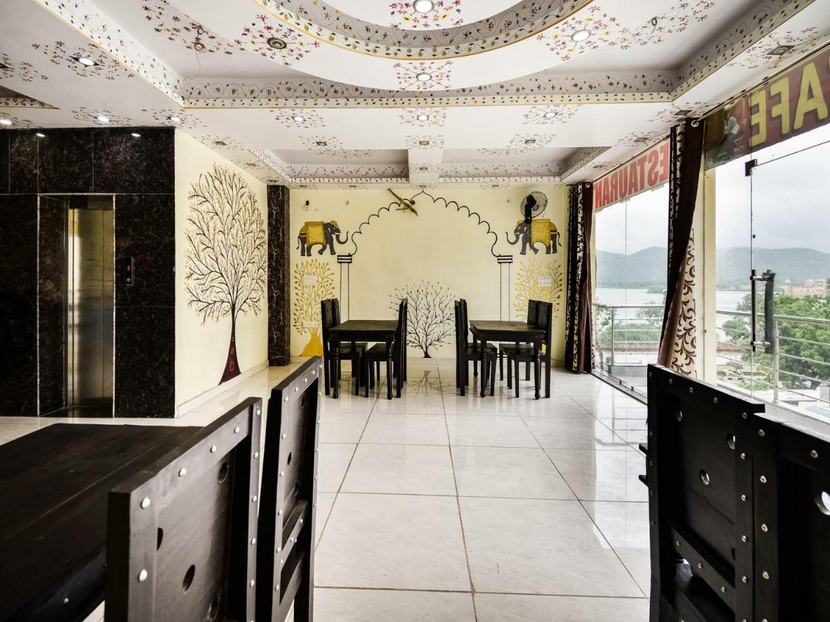 Oyo 48665 Kesar Palace Amer Exteriér fotografie