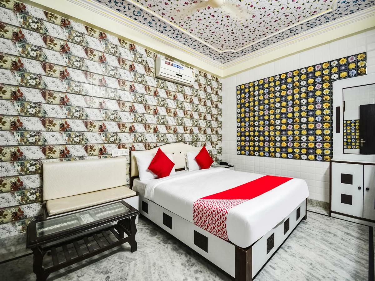 Oyo 48665 Kesar Palace Amer Exteriér fotografie
